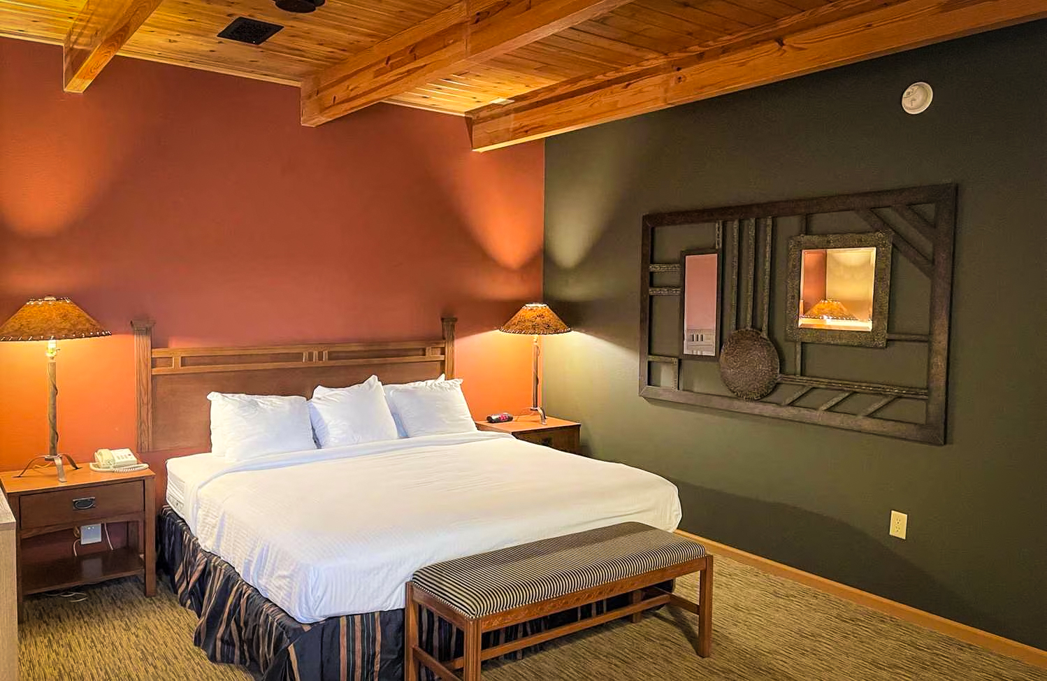1 Room Cabin Suite 1 King Bed with Sofabed